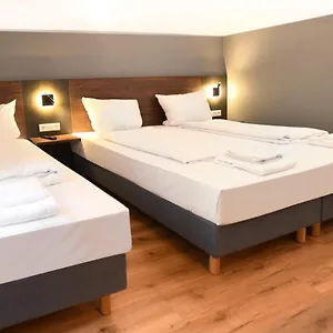 Hotel Apadana Frankfurt, Frankfurt am Main